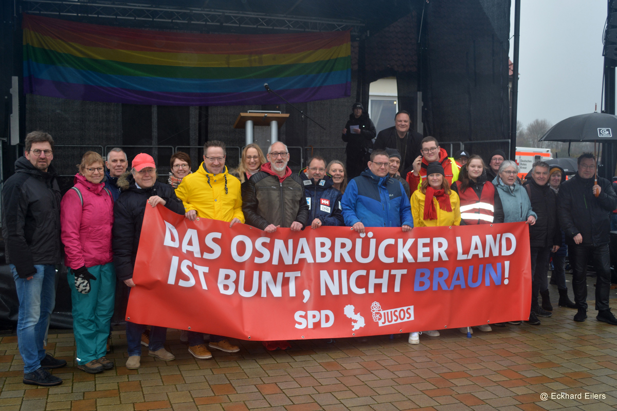 Kundgebung für die Demokratie – Ein breites Bündnis zeigt Flagge