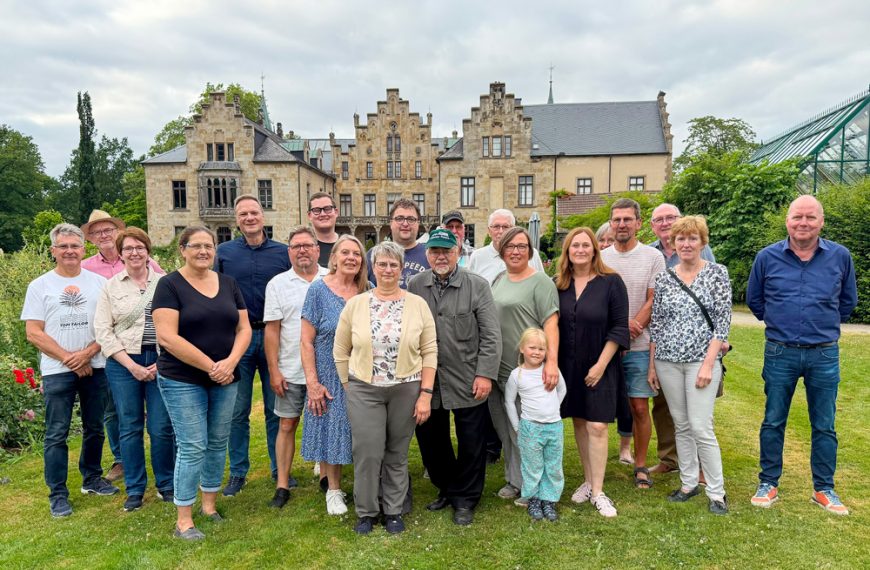 SPD Bad Essen vor Ort: Zu Besuch in den Gärten und Insektenwelten von Schloss Ippenburg
